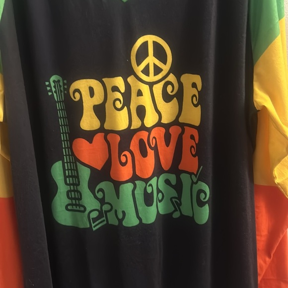 Plus size women’s long sleeve shirt - Picture 3 of 3